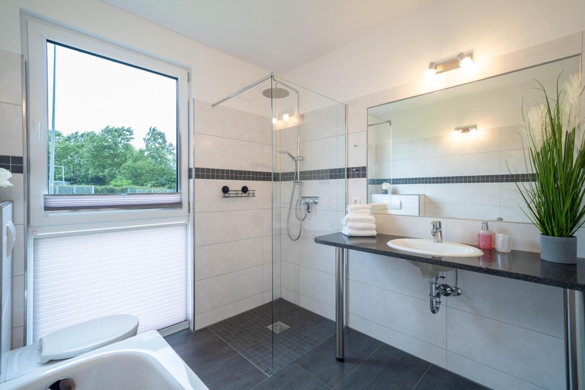 Moebliertes Wohnen - Novalie Apartment Росток Екстериор снимка